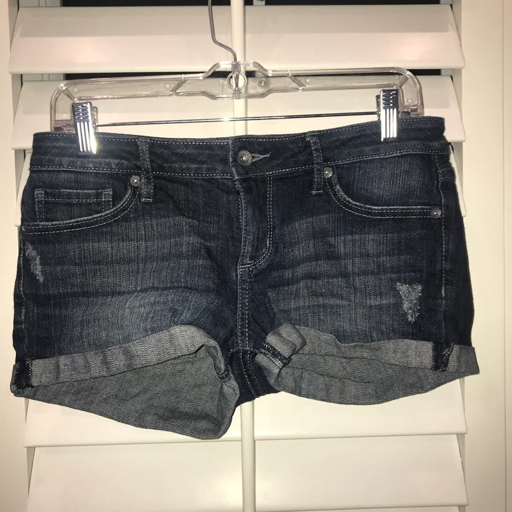 • bullhead dark wash jean shorts ❤️ •